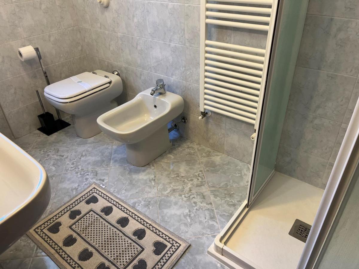 Feli Holiday Home - Panoramic Pool Lake View In Гардоне Ривера Екстериор снимка